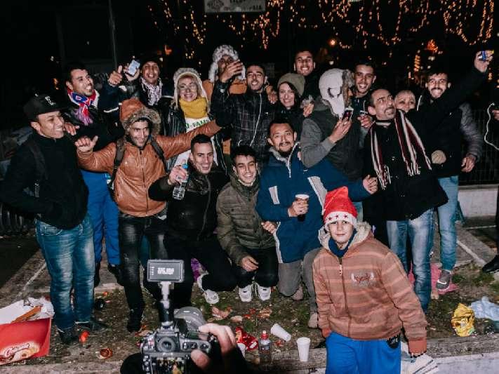VICTORIA SQUARE. ΓΙΟΡΣΑΑΜΕ ΣΘΝ ΠΡΩΣΟΧΡΟΝΙΑ ΣΘΝ ΠΛΑΣΕΙΑ ΒΙΚΣΩΡΙΑ ΕΝΩΜΕΝΟΙ.