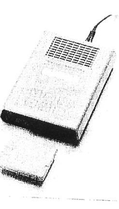 11.1 Cititorul de date GIF10/12 Cititoarele de date pentru modulul GRM10 REC pentru doua moduri de transfer de date pot fi conectate la un calculator compatibil IBM, in conformitate cu interfata