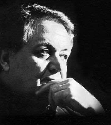 -18- ΦΕΣΤΙΒΑΛ ΜΑΝΟΣ ΧΑΤΖΙΔΑΚΙΣ Πρόκειται για το Φεστιβάλ Μάνος Χατζιδάκις που εγκαινιάστηκε το 1995, προς τιμή του μεγάλου Έλληνα Μουσικοσυνθέτη που γεννήθηκε και μεγάλωσε στην Ξάνθη.