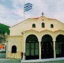 Λίγα βήματα πιο πάνω βρίσκεται η Εκκλησία της Μητροπόλεως, σεμνά ακουμπισμένη στην ομώνυμη πλατεία της καθώς και το Μητροπολιτικό Μέγαρο, ένα διώροφο κτίριο το οποίο χρησιμοποιείται ως γραφείο του