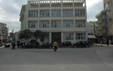 -56- ΛΕΣΧΗ ΦΡΟΥΡΑΣ ΞΑΝΘΗΣ ΔΙΚΑΙΟΥΜΕΝΟΙ ΣΙΤΙΣΗΣ Δύναται να σιτίζονται Αξκοί, Υπξκοί και Μονιμοποιηθέντες ΕΠΟΠ εν ενεργεία ή εν αποστρατεία με τα μέλη των οικογενειών τους.