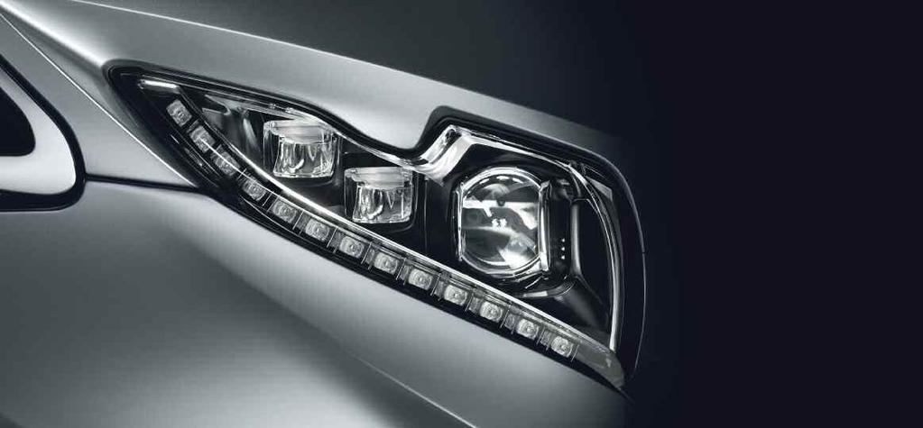 ΤΕΧΝΟΛΟΓΙΑ FULL LED * Η μοντέρνα φωτεινή υπογραφή αποτελεί τεχνολογικό επίτευγμα και σχεδιαστική καινοτομία στο χώρο του αυτοκινήτου.