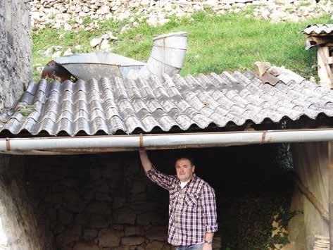 Herman Sitar, 56 let, Senik, 10 let delal v Salonitu.»Če bi se še enkrat odločal za službo v azbestni proizvodnji v Anhovem, se ne bi odločil zanjo, niti za dvojno plačo ne,«zagotavlja.
