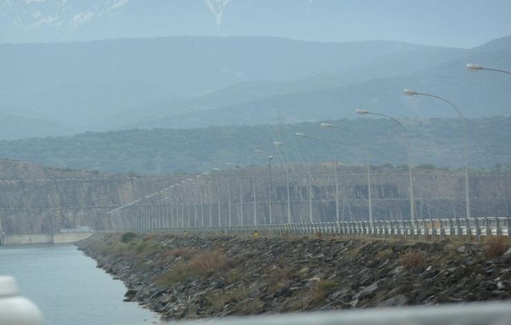 πλευρά της αναρρυθμιστικής λίμνης του Φράγματος Στράτου γίνεται επέκταση και αναβάθμιση των υφιστάμενων εγκαταστάσεων ναυταθλητισμού.