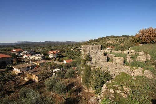 Πεντάλοφο Παλαιομάνινα (που αποτελεί ενδιαφέροντα οικισμό), και με πέρασμα κάτω από την Γέφυρα της Ιόνιας οδού καταλήγει στην Ρίγανη. Το μήκος της διαδρομής είναι 15,5 χλμ.