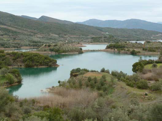 ΤΟΥ ΦΥΣΙΚΟΥ ΑΝΤΙΚΕΙΜΕΝΟΥ Οι παρεμβάσεις περιλαμβάνουν τη διαμόρφωση παραλίας προς κολύμβηση στη λίμνη και τη δημιουργία μαρίνας μικρών σκαφών αναψυχής καθώς και τη βελτίωση της πρόσβασης στις