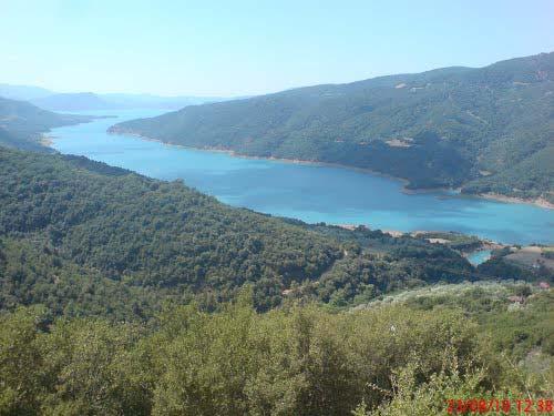 πορθμείο που συνέδεε την Ευρυτανία με την Αιτωλοακαρνανία μετά την κατασκευή του Φράγματος Κρεμαστών. (μήκος 21