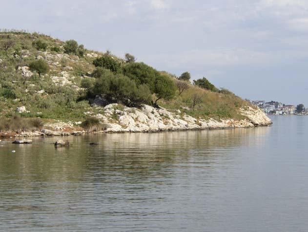 Στους χάρτες παρουσιάζονται οι περιοχές που πρόκειται να αντιµετωπίσουν πρόβληµα απο µια µελλοντική άνοδο θαλάσσιας στάθµης λόγω χαµηλών κλίσεων µετά την