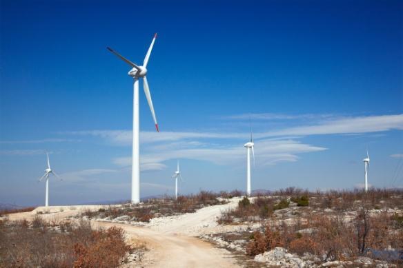 energiju engleski kolokvijalni naziv Wind Turbine pravilnije, ali rjeđe korišteno Wind Energy Conversion System (WECS) Vjetroturbina u hrvatskom