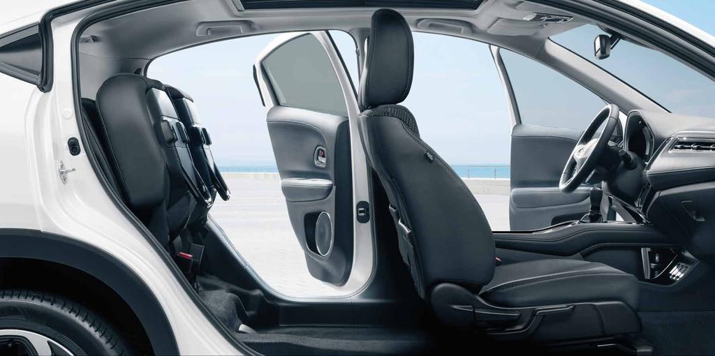 Bancheta Magic Seats cu divizare 60:40 se adaptează fără efort. Scaunele posterioare pot fi configurate în mai multe modalități.