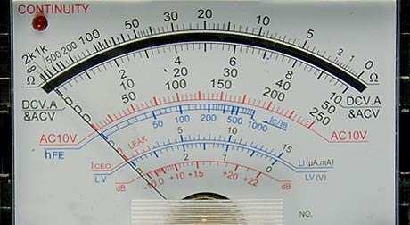 Konkrētajiem mēraparātiem, piemēram, ampērmetram ir norādīts maksimālais diapazons, līdz kuram to var lietot. Piemēram: ir dots I=100 µa, R=1000 Ω.