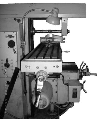 Η φρέζα είναι μια εργαλειομηχανή, η οποία χρησιμοποιείται για την μορφοποίηση μετάλλων και άλλων σκληρών υλικών. Οι φρέζες χωρίζονται σε δύο βασικές κατηγορίες την οριζόντια και την κάθετη.