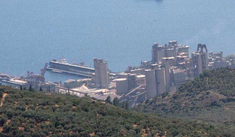 Εικόνα 4.2: Εργοστάσιο παραγωγής τσιμέντου στο Βόλο Πηγή : Ένωση Εργαζομένων Εργοστασίου Βόλου. Τεχνογνωσία LafargeHolcim Η ΑΓΕΤ Ηρακλής είναι μέλος του ομίλου LafargeHoclim.