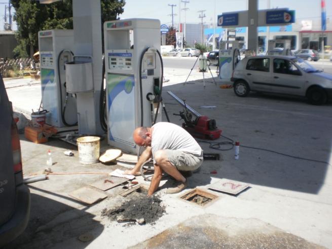 που επιτρέπουν τον έλεγχο και την εύκολη διέλευση ή αντικατάσταση ή