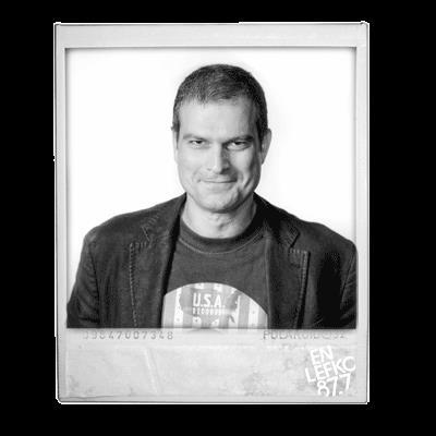 Συντάκτης του περιοδικού ΗΧΟΣ από το 1993 έως το 2000.