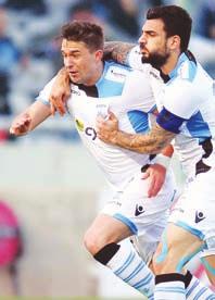 04 (16 ΔΕΥΤΕΡΑ 10 ΦΕΒΡΟΥΑΡΙΟΥ 2014 SPORTDAY ΑΠΟΕΛ - ΑΠΟΛΛΩΝΑΣ ΑΠΟΕΛ 2-1 ΑΠΟΛΛΩΝΑΣ ΑΡΕΣΕ ΤΟΜΑΣ ΝΤΕ ΒΙΣΕΝΤΙ Ο Αργεντινός επιθετικός του ΑΠΟΕΛ στο α ημίχρονο ήταν εγκλωβισμένος στον άξονα μεταξύ των