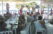 24 EN ΔΗΜΩ ΔΗΜΟΤΙΚΗ ΣΤΕΓΗ ΕΝΗΛΙΚΩΝ ΚΛΕΑΝΘΕΙΟΣ ΚΟΙΝΟΤΙΚΗ ΣΤΕΓΗ ΗΛΙΚΙΩΜΕΝΩΝ ΦΩΤΟΓΡΑΦΙΖΟΝΤΑΣ ΤΟ ΚΑΛΟΚΑΙΡΙ ΜΕΣΑ ΑΠΟ ΤΙΣ ΔΡΑΣΤΗΡΙΟΤΗΤΕΣ ΤΗΣ ΣΤΕΓΗΣ ΜΑΣ Αύγουστος... ο τελευταίος μήνας του καλοκαιριού.