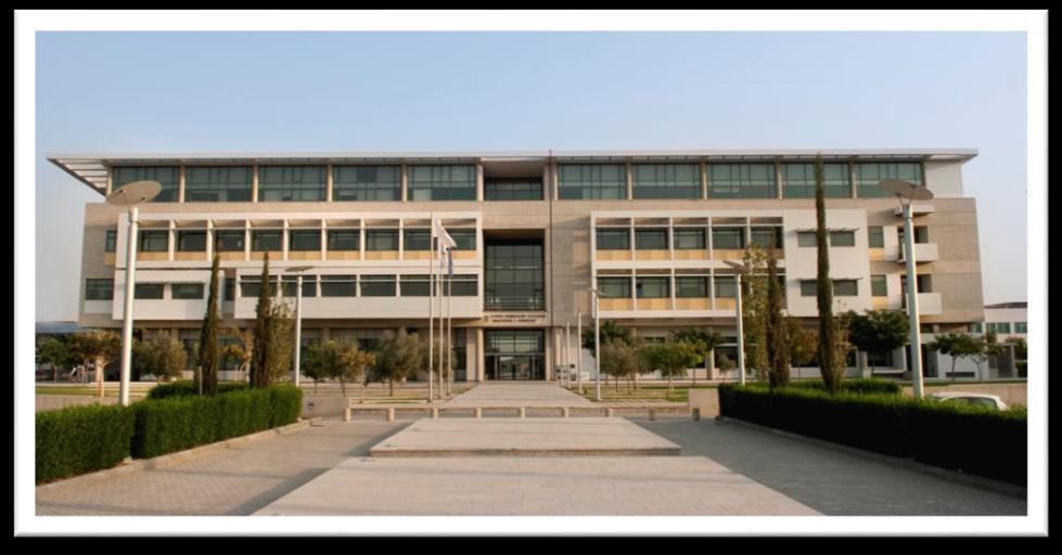 Αποτελείται από 5 ορόφους συνολικής έκτασης 9470m 2. Στο υπόγειο βρίσκεται ο κεντρικός διακομιστής (server) του Πανεπιστημίου σε δωμάτιο εμβαδού 40m 2 o οποίος λειτουργεί σε ελεγχόμενες συνθήκες.