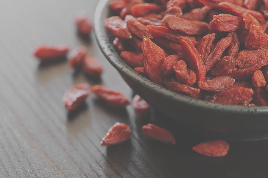 Goji, Goji Berry ή... Gouqizi ( Στα κινέζικα... ) Wolfberry Lycium Fruit ( Κοινή Ονομασία ) Lycium barbarum L. & Lycium chinense Mill.