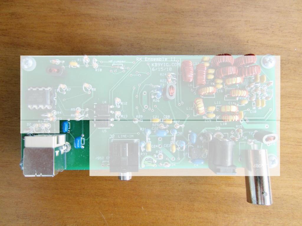 LP2992 (SMD) για την τροφοδοσία του Si570 τοπικού ταλαντωτή που υλοποιείται στο επόμενο στάδιο. Ο ρυθμιστής τάσης LP2992 λαμβάνει τα 5V DC ως είσοδο και δίνει σταθερή έξοδο 3.3V DC.