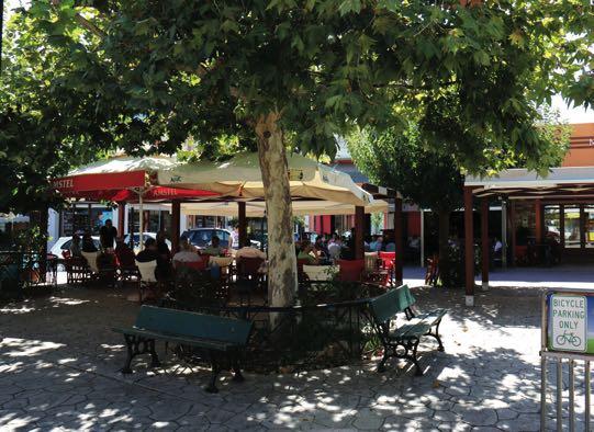 Πλατεία Άνω Αχαΐας, Άνω