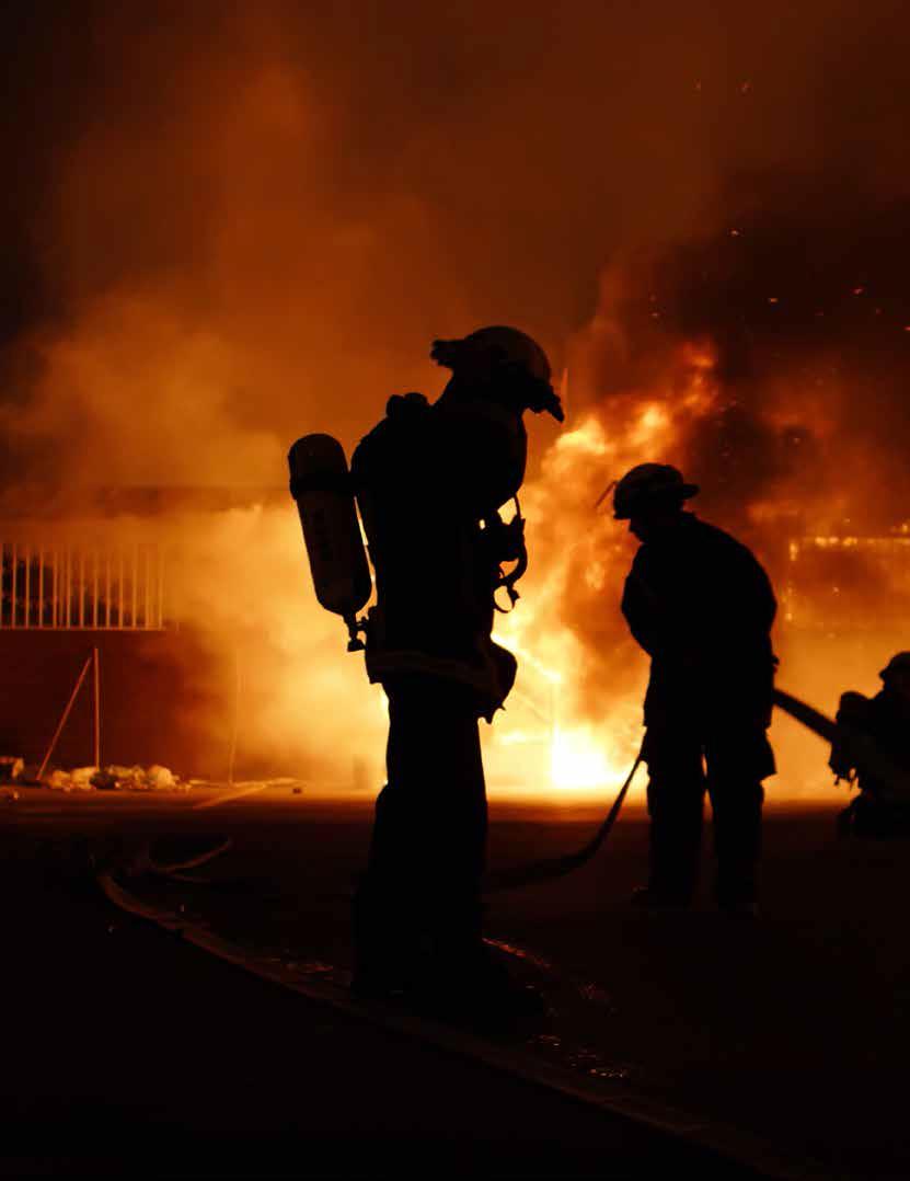 4 ΑΥΤΟΝΟΜΗ ΑΝΑΠΝΕΥΣΤΙΚΗ ΣΥΣΚΕΥΗ (SCBA) ΑΥΤΟΝΟΜΗ ΑΝΑΠΝΕΥΣΤΙΚΗ ΣΥΣΚΕΥΗ (SCBA) Για να ανταποκριθεί στο ευρύ φάσμα των επιχειρησιακών απαιτήσεων στους τομείς