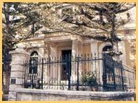 4 Μουσείο Φυσικής Ιστορίας Το Μουσείο Φυσικής Ιστορίας Κρήτης λειτουργεί μέσα στα πλαίσια του Πανεπιστημίου Κρήτης καλύπτοντας όλες τις δραστηριότητες ενός πλήρους και σύγχρονου μουσείου: Διατηρεί