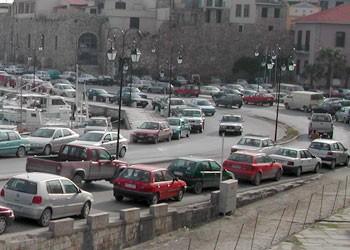 Πριν είκοσι χρόνια παρκάρονταν τα αυτοκίνητα σε οποιοδήποτε σημείο του Ηρακλείου χωρίς δυσκολία.