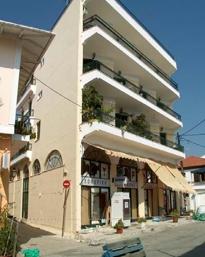 ΚΕΦΑΛΑΙΟ 2: Περιγραφή του φορέα 17 2 Περιγραφή του υπό εξέταση φορέα Για τους σκοπούς της παρούσας διπλωματικής εργασίας επιλέχθηκε ασύμμετρο κτίριο σχεδιασμένο με τις ελάχιστες
