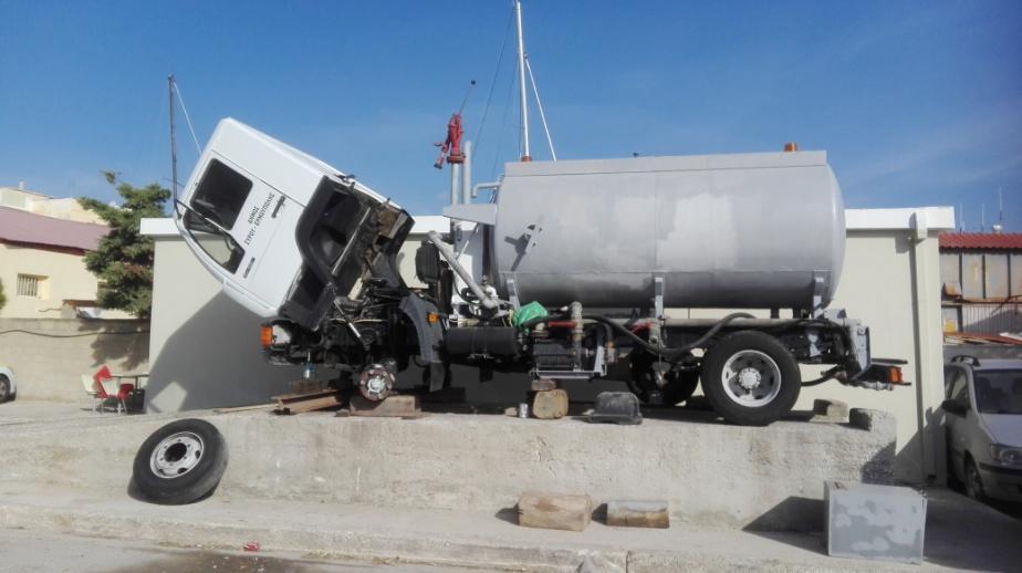 Ενδεικτικά: Τήρηση ταφολογίου (καταγραφή ταφών εκταφών παρατάσεων ταφής μίσθωσης διάκοσμου κλπ). Τήρηση αρχείου Οστεοφυλακίου.