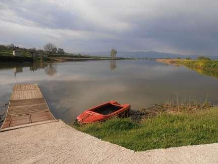 λίμνης, Καθαρισμός του περιβάλλοντα χώρου, Επίδειξη κωπηλασίας από