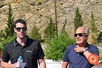 Λίγο πριν τις 16:00 το parking στην Αράχοβα, άρχισε να γεμίζει με υπέροχες, καλογυαλισμένες αντίκες. Το θέαμα ήταν τουλάχιστον εντυπωσιακό.