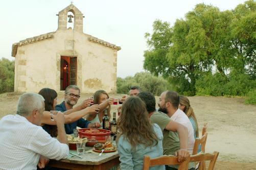 καινοτομίας με τη δημιουργία κυρίως μικρών και μικρομεσαίων επιχειρήσεων το