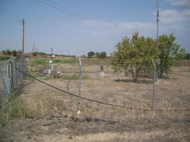 (Σακελλαρίου Μακραντωνάκη κ.α., 1997) και βασίζεται στη μέτρηση της διηλεκτρικής σταθεράς του εδάφους. 4.3.