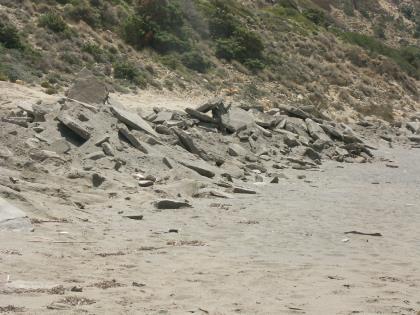 Καταστροφή βραχόπλακας Κομού στη Μεσσαρά