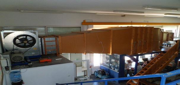Εικόνα 6.54: Διάταξη αεροσήραγγας εργαστηρίου Αιολικής ενέργειας [7]. Στην εικόνα 6.55 φαίνεται η πειραματική διάταξη με τα αισθητήρια όργανα για τις μετρήσεις.