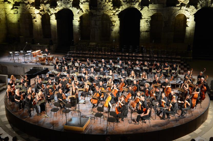 στα Λήναια, μια από τις γιορτές προς τιμήν του Διονύσου.