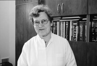Sveikata 2005 5 Skeleto raumenų ligos. Miastenija NIJOLĖ MISIŪNIENĖ Raumenys sudaro per 40 procentų kūno masės, jų patologijos spektras labai platus.