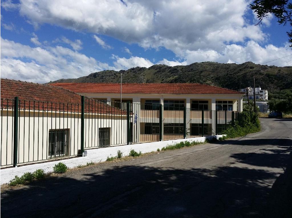 Κεφάλαιο 2 2.1. Μετρήσεις στο Δημοτικό Σχολείο Βαρυπέτρου Σχήμα 2.1.1. Το σχολείο.