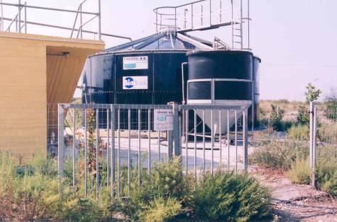 BioBlock Το BioBlock είναι compact σύστηµα βιολογικής επεξεργασίας, ικανό να καλύψει τις απαιτήσεις ς επεξεργασίας λυµάτων από µικρούς οικισµούς
