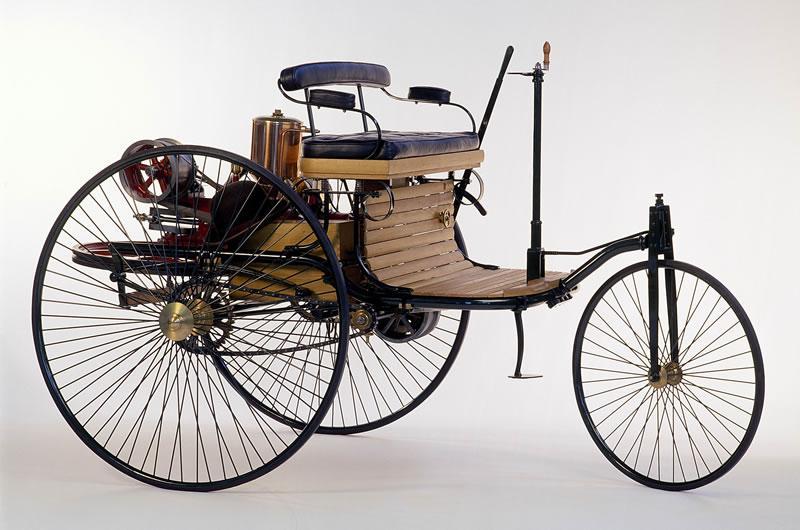 (Karl Benz). Ο Μπεντς κατέθεσε τα σχέδια αυτού του αυτοκινήτου στο Μάνχαϊμ (Mannheim) της Γερμανίας.