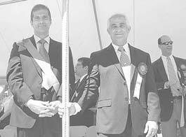 ΕΘΝΙΚΟΣ ΚΗΡΥΞ τεταρτη 28 ΜαΡτΙΟΥ 2012 ΟΜΟΓΕΝΕΙΑ 5 Ενθουσιώδη σχόλια για την παρέλαση της Φλόριδας και τον Ελληνισμό Σταύρου Μαρμαρινού ΦΩτΟΓΡαΦΙΕσ: WR/σταΥΡΟσ ΜαΡΜαΡΙΝΟσ Ο γενικός πρόξενος, Αντ.