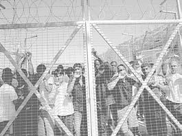 ΕΘΝΙΚΟΣ ΚΗΡΥΞ ΤΕΤΑρΤη 28 ΜΑρΤιΟΥ 2012 ΠΟΛΙΤΙΚΑ 7 «Βράζει» η ελληνική περιφέρεια για τα κέντρα φιλοξενίας μεταναστών Αρη Παπαδόπουλου Εντονες αντιδράσεις σε όλη την Ελλάδα, προκαλεί η πρωτοβουλία της