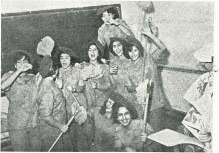 καί από γενναίαν δωρεάν τοΰ αποφοίτου τοΰ Κολλεγίου χ. Στεφ.