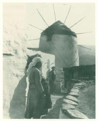 Ο μυλωνάς μπάρμπα Γιάννης και η γυναίκα του στην Αγκαιριά (φωτό Ζαχ.
