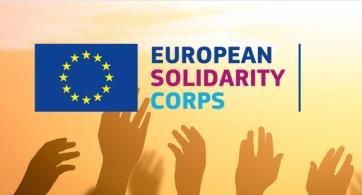 Racism is a quite marginal phenomenon in the country Ο ρατσισμός/ρατσιστική βία είναι ένα φαινόμενο αρκετά διαδεδομένο στην Ευρώπη Racism is a fairly widespread phenomenon in Europe Δικαιολογημένο