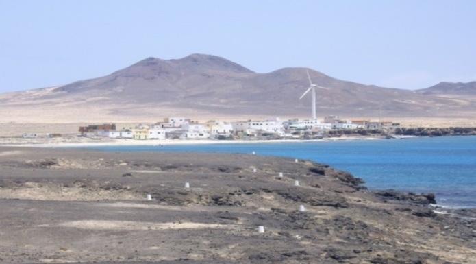 5.10 Υβριδικό Σύστημα Αιολικής Ενέργειας-Πετρελαίου για τη Fuerteventura από το Ινστιτούτο Τεχνολογίας των Καναρίων Νήσων (ITC), Ισπανία Δράση Το μικρό ψαροχώρι Puerto de la Cruz βρίσκεται στο νότιο