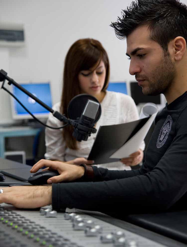 ΣΧΟΛΗ ΑΝΘΡΩΠΙΣΤΙΚΩΝ ΚΑΙ ΚΟΙΝΩΝΙΚΩΝ ΕΠΙΣΤΗΜΩΝ ΤΜΗΜΑ ΔΗΜΟΣΙΟΓΡΑΦΙΑΣ Πτυχίο Δημοσιογραφίας BA in Journalism Αναγνώριση του Προγράμματος Το πρόγραμμα έχει εγκριθεί από την Επιτροπή Αξιολόγησης Ιδιωτικών