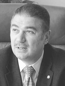 Πόσο μεγάλος είναι ο Ματ Χιουζ Ντικ μεγάλο πουλί μαύρο καρφιά