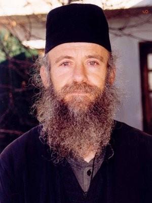 Ο Αγιορείτης προστάτης της πολεμικής μας αεροπορίας! (Ο ερημίτης μοναχός Ιωσήφ) Ο μοναχός Ιωσήφ (κατά κόσμον Χρήστος Μπαίρακτάρης) είναι μόλις 48 ετών.